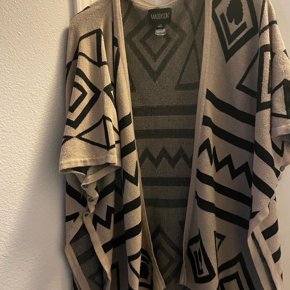 Poncho sweater Aztec Print Sz L